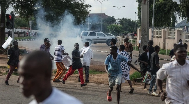 JUST IN: Police Fire Teargas at Protesters in Abuja as Citizens Run for Safety